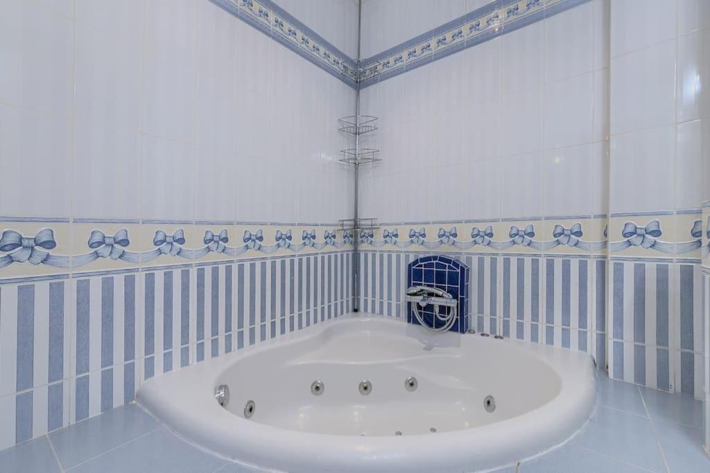 San Mames Football & Parking بلباو المظهر الخارجي الصورة